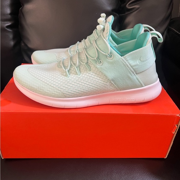 SOLD Women’s Size 10 - Nike Free RN Commuter 2017 Igloo / Night Purple-Aurora - Picture 1 of 8